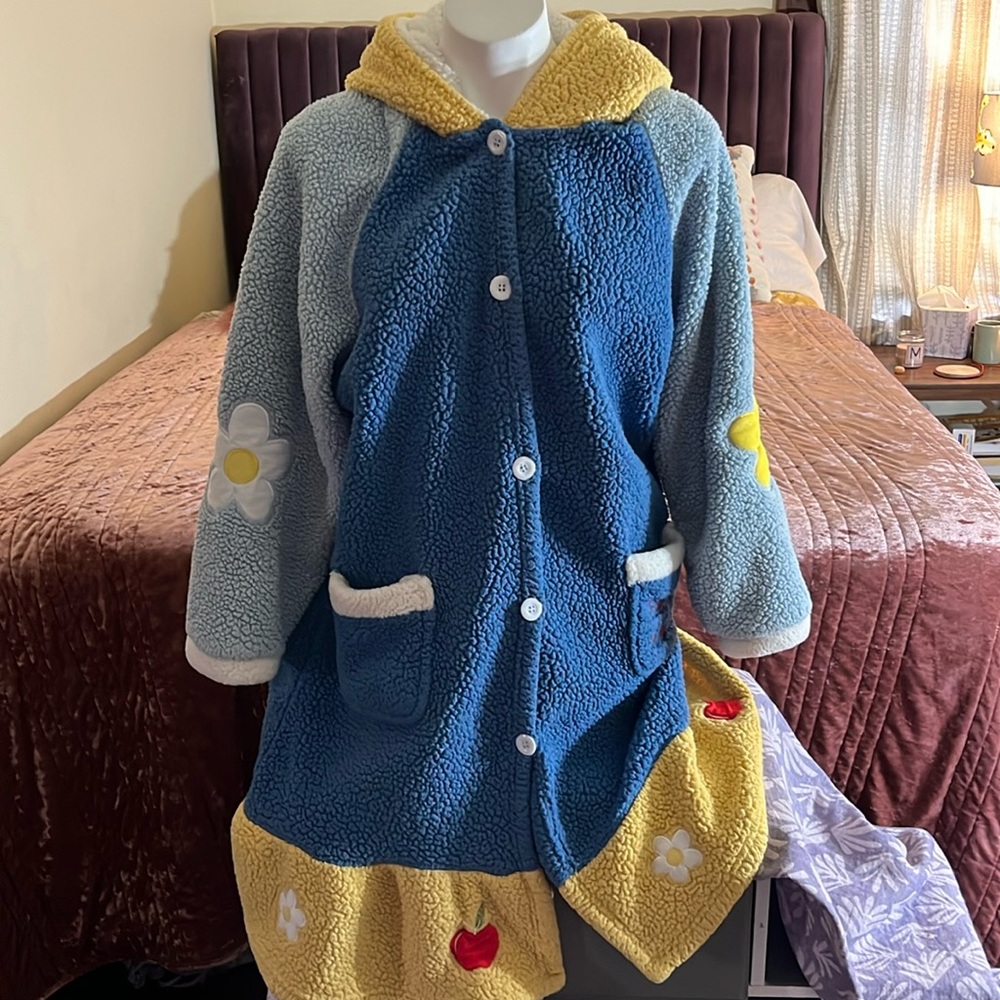 Snow White bath robe size M
